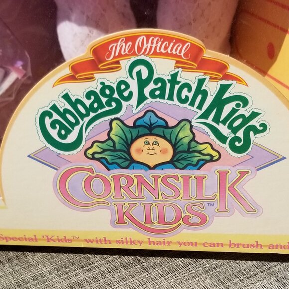 Cornsilk Cabbage Patch Kid with Light Brown Hair - Picture 3 of 10